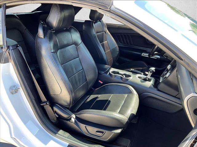 Used 2022 Ford Mustang Premium RWD image 7