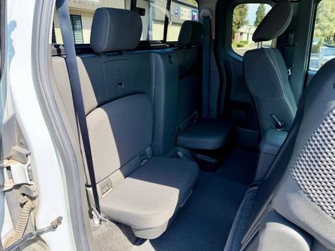Used 2013 Nissan Frontier Desert Runner RWD image 10