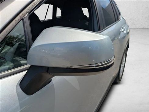 Used 2024 Toyota Corolla Cross LE FWD image 9