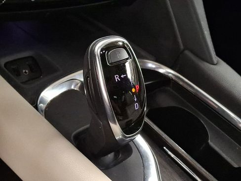 Used 2018 Buick Enclave Essence AWD/4WD image 13