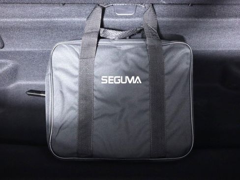 Used 2016 Tesla Model X image 33