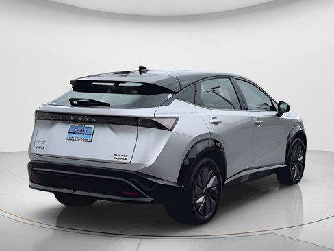 Used 2023 Nissan Ariya AWD image 8