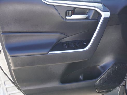 Used 2025 Toyota RAV4 XLE w/ Weather Package AWD/4WD image 18