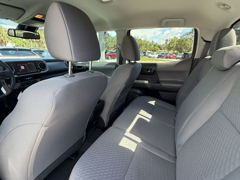 Used 2022 Toyota Tacoma SR5 w/ Technology Package RWD image 17