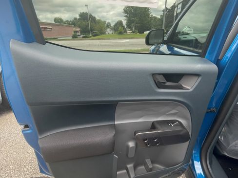 New 2025 Ford Maverick XL image 6