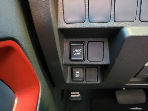 Used 2024 Nissan Frontier Pro-X image 30