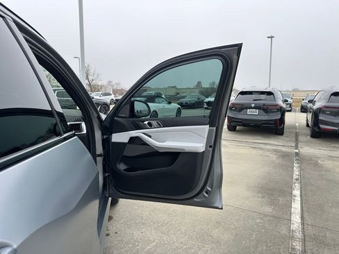 Certified 2025 BMW X5 sDrive40i w/ M Sport Package image 31