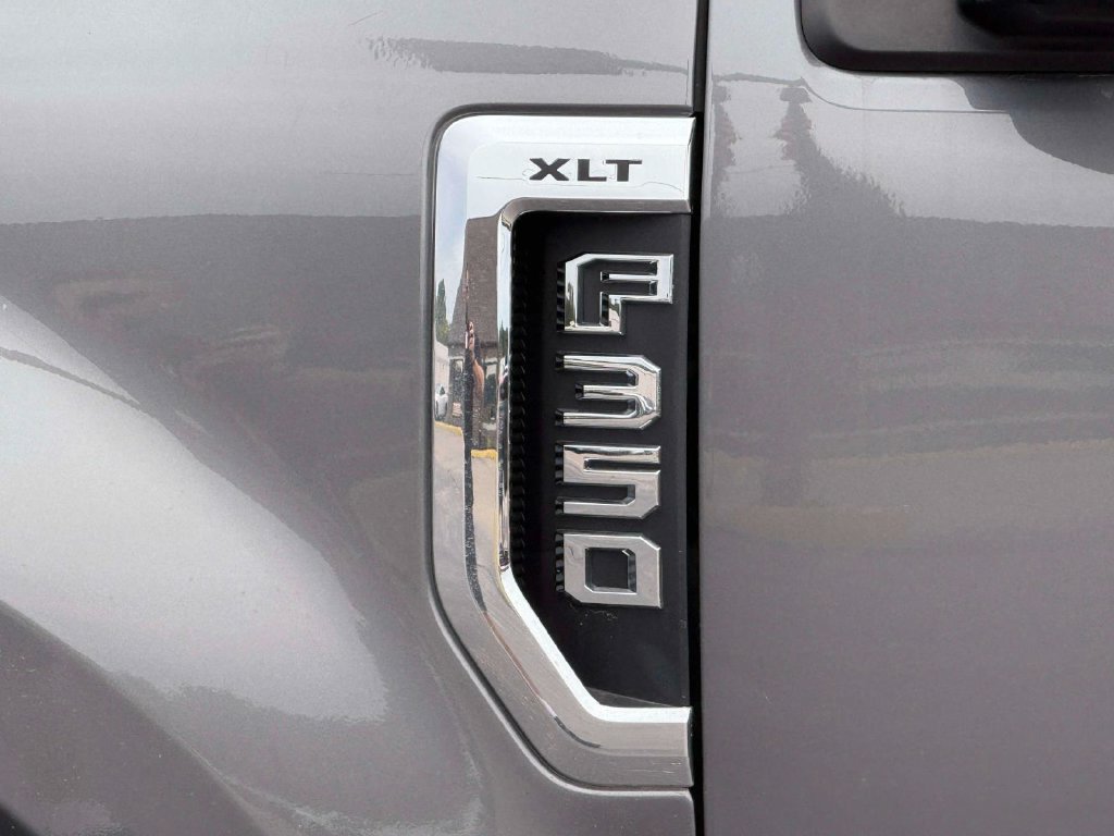 Used 2022 Ford F350 XLT w/ XLT Value Package AWD/4WD image 11