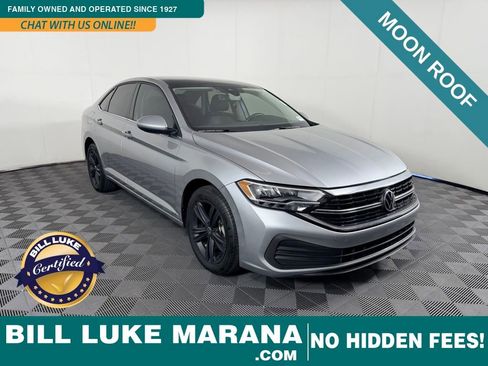 Used 2023 Volkswagen Jetta SE image 1