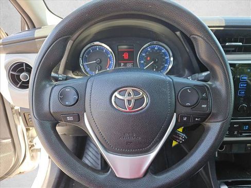 Used 2017 Toyota Corolla LE w/ Carpet Mat Package (TMS) FWD image 10