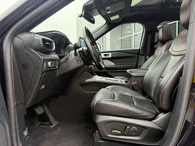 Used 2020 Ford Explorer Platinum w/ Premium Technology Package AWD/4WD image 19