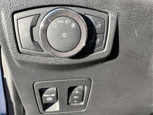 Used 2019 Ford Expedition Limited w/ Equipment Group 301A image 23