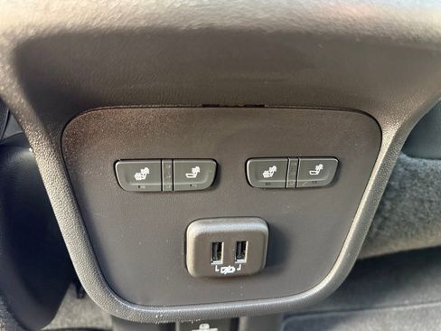 Used 2020 Chevrolet Equinox Premier image 19