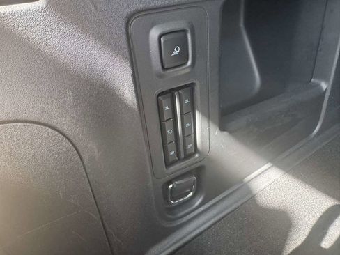 Used 2025 Ford Expedition Active image 29