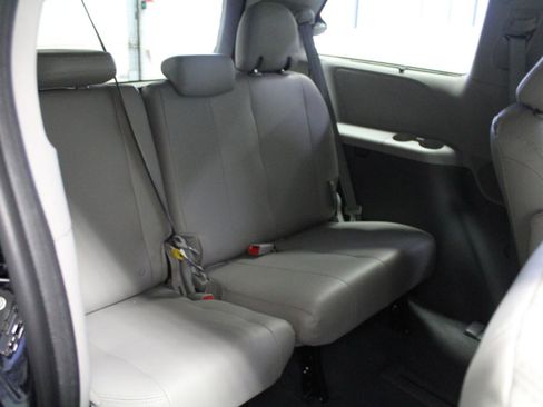 Used 2020 Toyota Sienna LE w/ LE Preferred Package AWD/4WD image 23