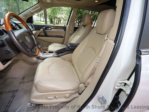 Used 2011 Buick Enclave CXL image 24