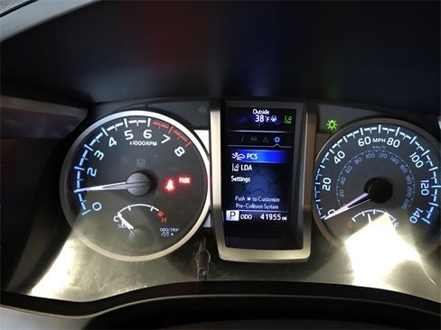 Certified 2020 Toyota Tacoma SR5 image 21