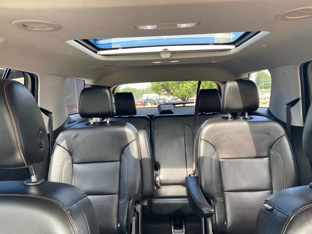 Used 2018 Chevrolet Traverse LT w/ LPO, 'HIT The Road' Package FWD image 18