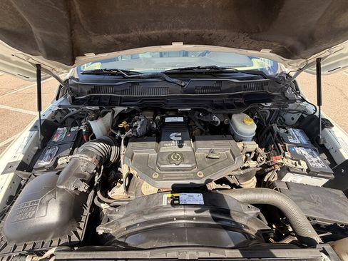 Used 2018 RAM 2500 Laramie AWD/4WD image 9