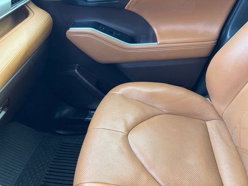 Used 2022 Toyota Highlander Platinum image 20