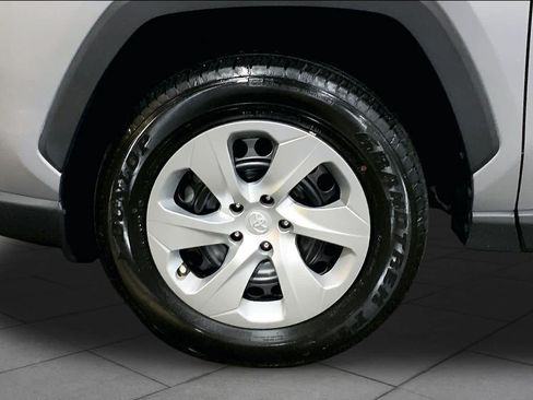 Used 2023 Toyota RAV4 LE AWD/4WD image 11