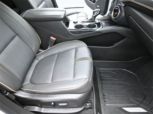 Used 2023 Chevrolet Blazer Premier image 23
