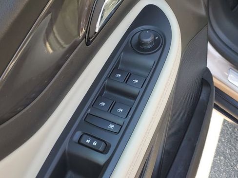 Used 2019 Buick Encore Essence AWD/4WD image 8