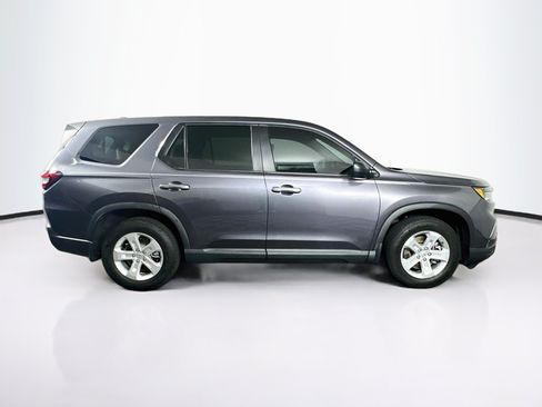 Used 2023 Honda Pilot LX image 10