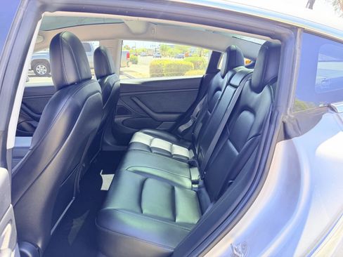 Used 2018 Tesla Model 3 Long Range RWD image 19