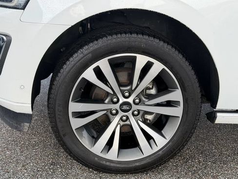 Used 2021 Ford Expedition Max Platinum RWD image 4