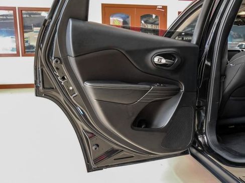 Used 2016 Jeep Cherokee Latitude image 40