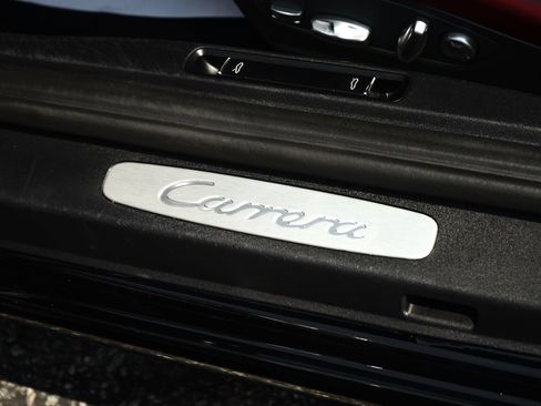 Used 2017 Porsche 911 Carrera RWD image 22