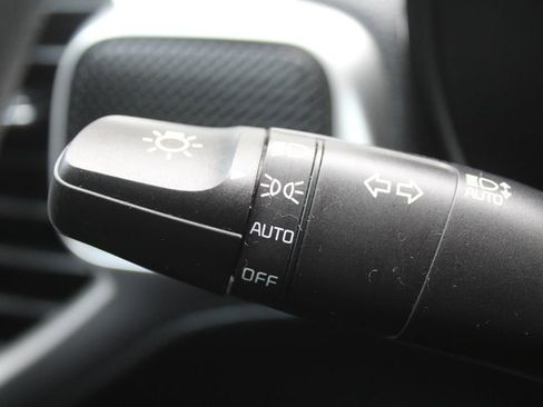 Certified 2023 Kia Soul LX FWD image 28