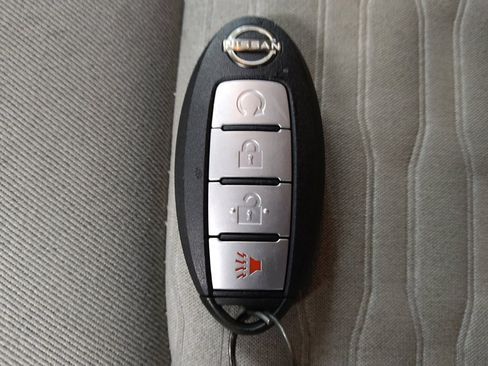 Used 2022 Nissan Pathfinder SV image 32