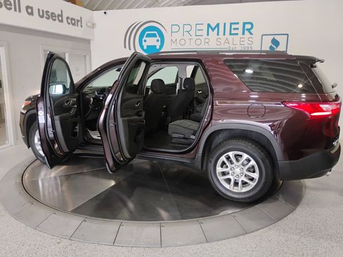 Used 2021 Chevrolet Traverse LT FWD image 36