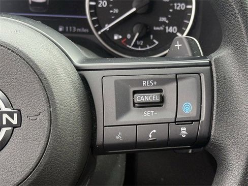 Used 2024 Nissan Rogue SV image 14