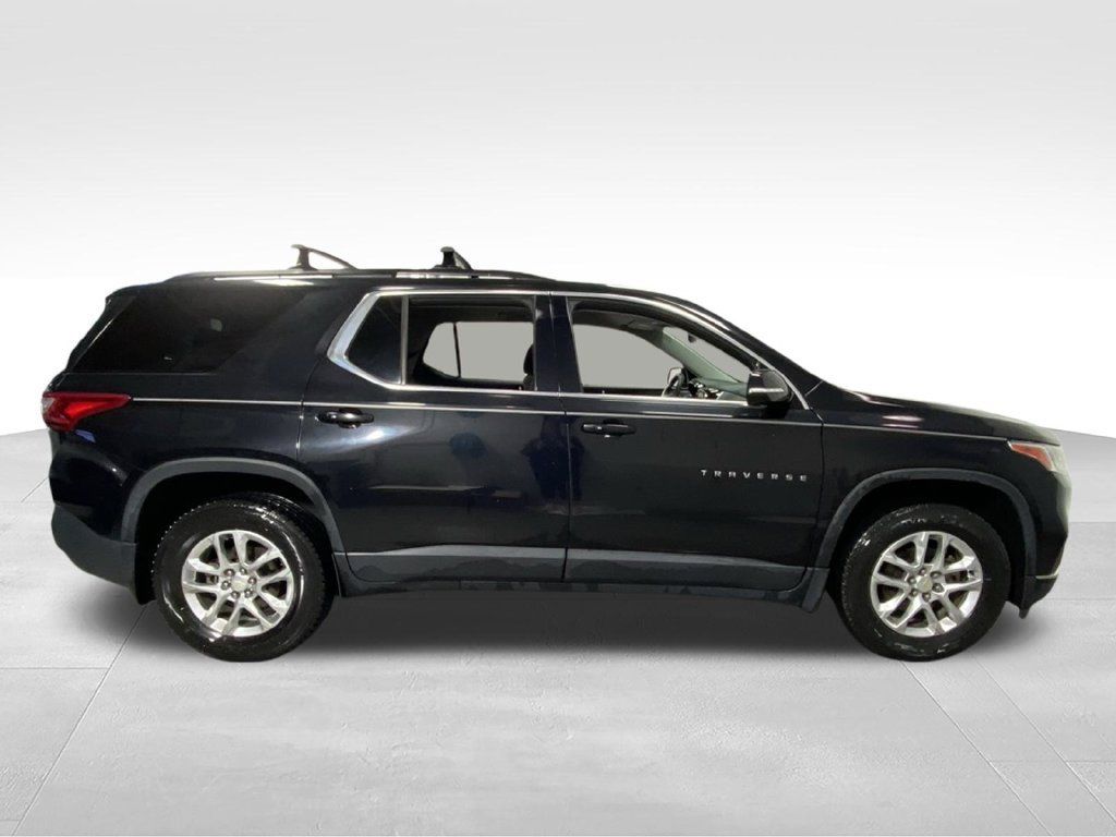 Used 2020 Chevrolet Traverse LT w/ LPO, Floor Liner Package AWD/4WD image 11