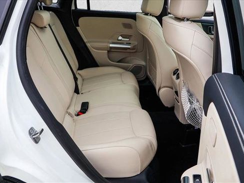 Used 2024 Mercedes-Benz GLA 250 4MATIC image 25