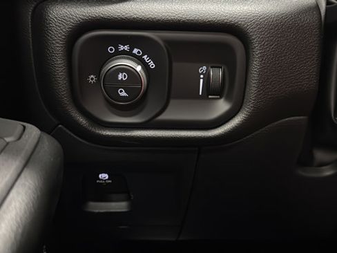 Used 2025 RAM 1500 Tradesman AWD/4WD image 30