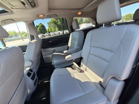 Used 2017 Honda Pilot Elite image 25