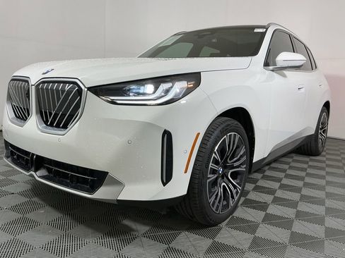 Certified 2025 BMW X3 xDrive30 w/ Premium Package AWD/4WD image 2