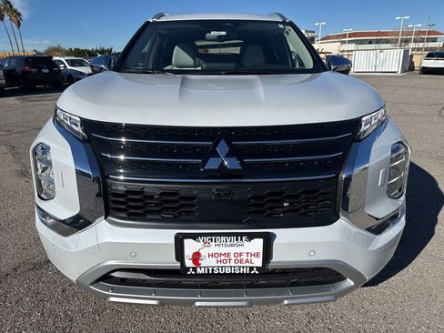 New 2025 Mitsubishi Outlander SEL image 2