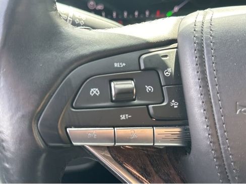 Used 2021 Cadillac Escalade ESV Premium Luxury Platinum AWD/4WD image 34
