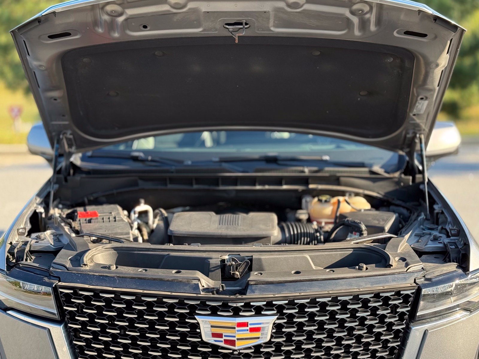 Used 2022 Cadillac Escalade Premium Luxury AWD/4WD image 49