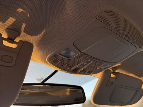 Used 2013 Ford Fusion Energi Titanium FWD image 27