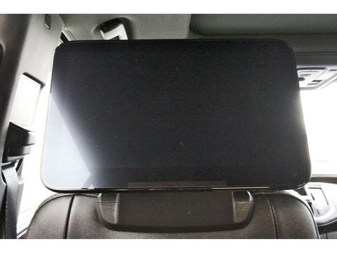 Used 2021 Chevrolet Suburban LT w/ Rear Media and Nav Package image 18