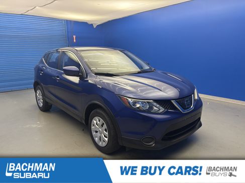 Used 2019 Nissan Rogue Sport S image 1
