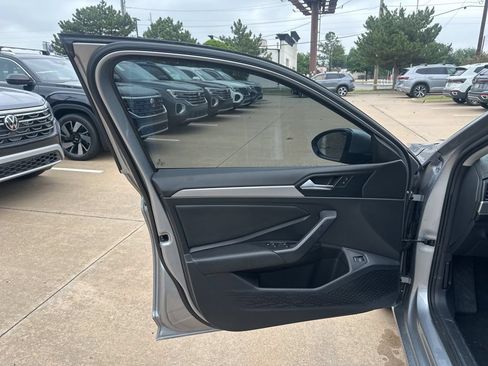 Used 2020 Volkswagen Jetta S w/ Driver Assistance Package FWD image 11