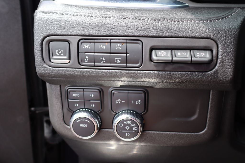 Used 2023 GMC Yukon Denali AWD/4WD image 35