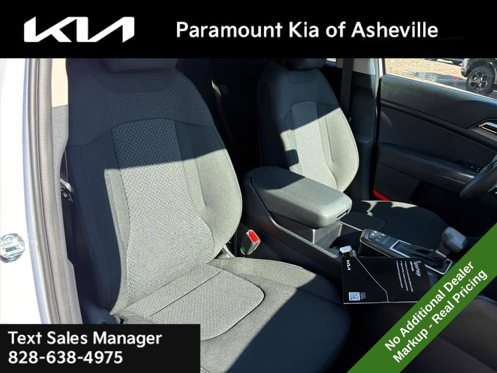 New 2027 Kia Sportage LX FWD image 18